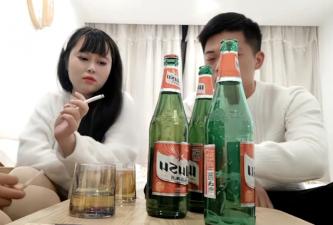 吴妻子是一个4-P演唱的故事。