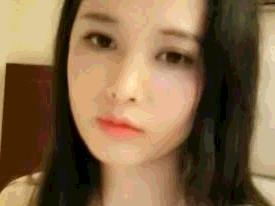 一个美丽的男人，是一个美丽的女人，是一个自爱的商店，是一个喜欢成为大JB的孤独女人。